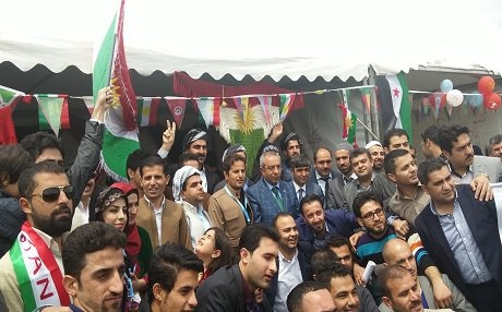 Wan – Xwendekarên biyanî di bin ala Kurdistanê de kom bûn